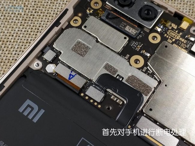 Xiaomi Mi Note 3: Διαλύεται για τα μάτια μας μόνο! [pics] 9