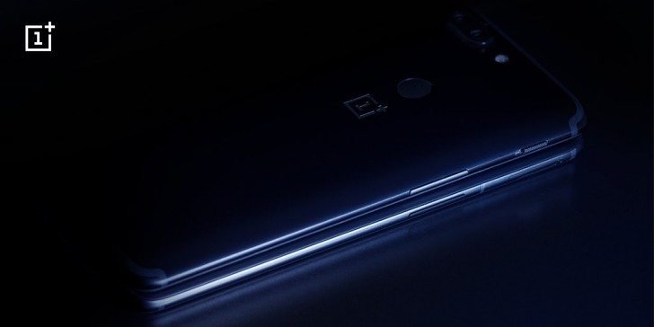 Τα OnePlus 5T και OnePlus 6 φωτογραφίζονται μαζί 1