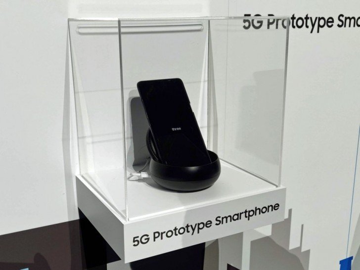 Η Samsung είχε ένα πρωτότυπο 5G τηλεφώνου στην CES αλλά δεν το πρόσεξαν πολλοί... 2