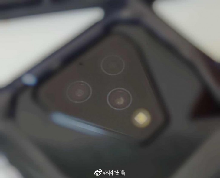 Ολοκαίνουργια διαρροή της πίσω επιφάνειας του νέου Xiaomi Black Shark 3 1