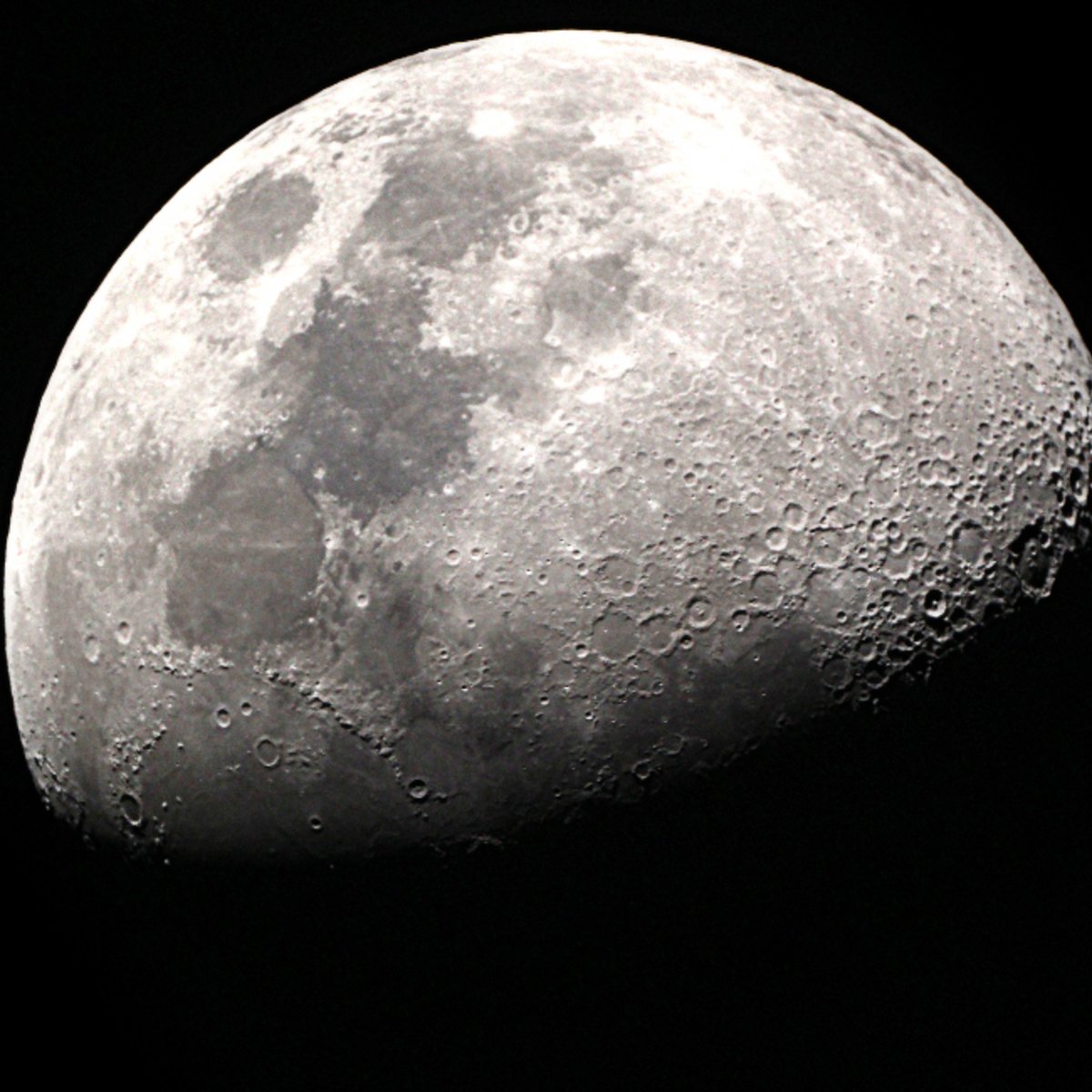 Πόσων χρόνων είναι τελικά η Σελήνη; -Πολύ μεγαλύτερη από όσο νομίζαμε μέχρι  σήμερα - iefimerida.gr