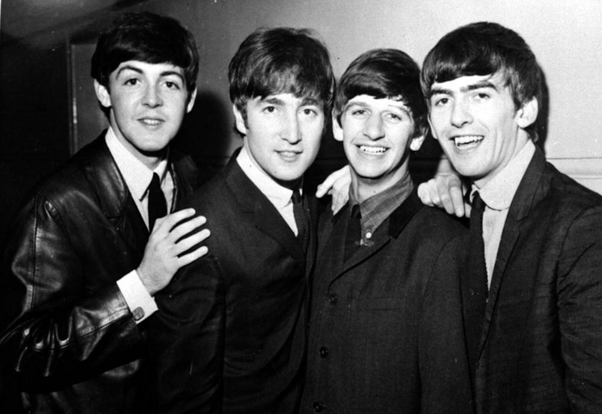Beatles: Κυκλοφορεί για πρώτη φορά το τελευταίο τραγούδι τους με τη φωνή  του Τζον Λένον - Το «Now and then» από το 1970